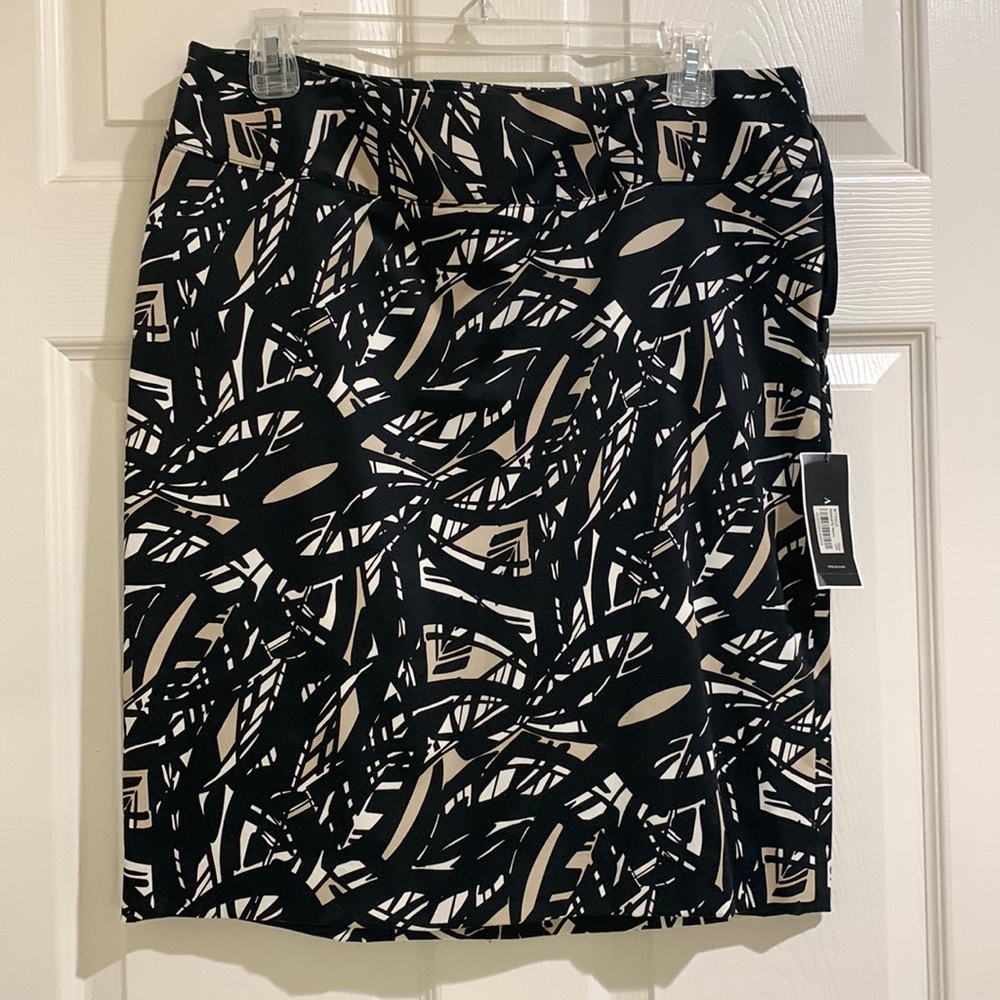A new skirt from Alfini. Modern black beige and white pattern. Pull on stule